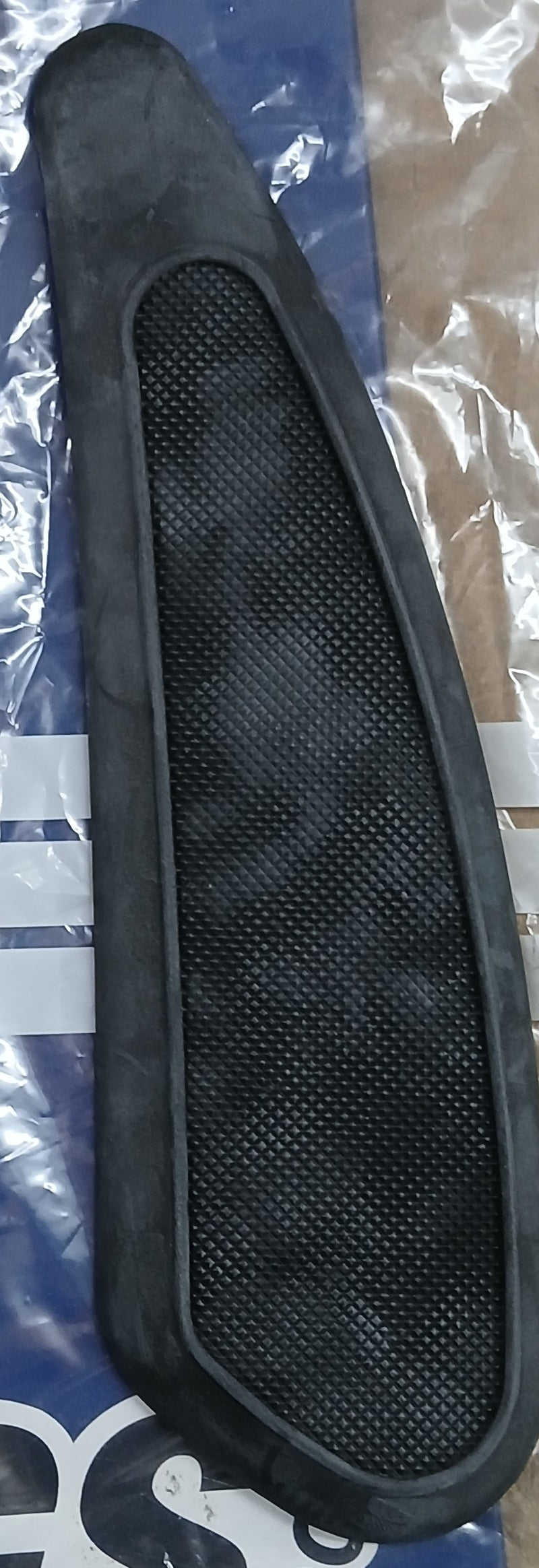 T2400852 | Knee Pad Fuel Tank RH